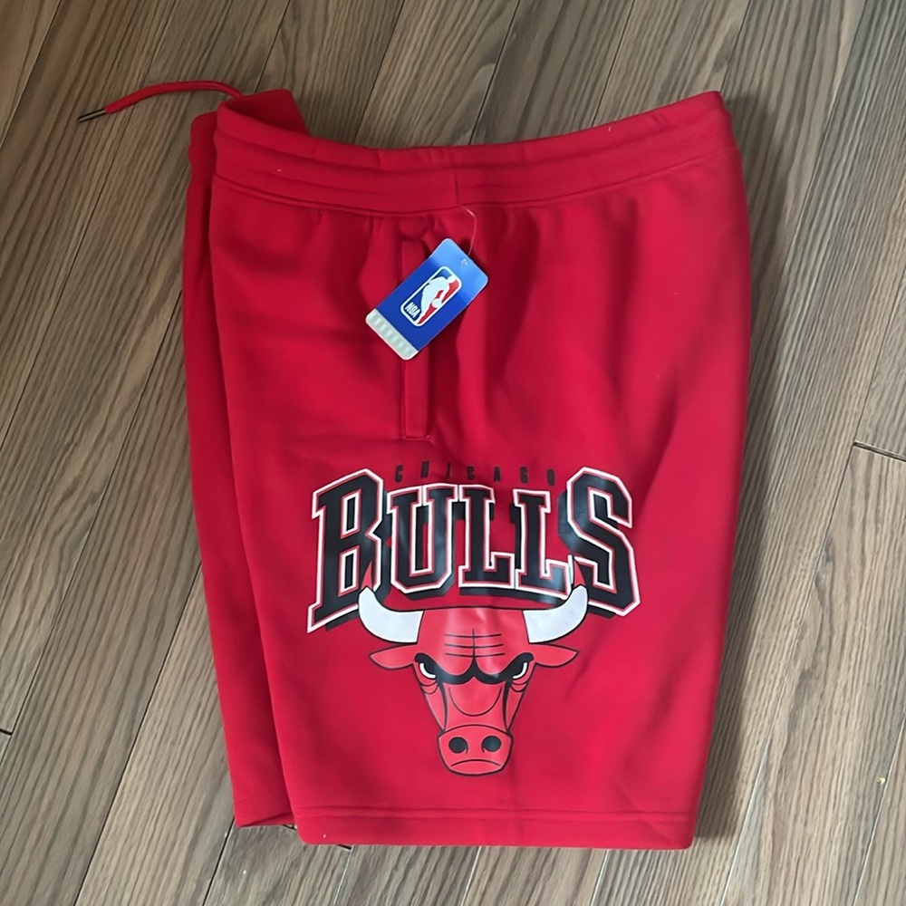 NBA Brand Chicago Bulls Flannel Short - Picture 2 of 4